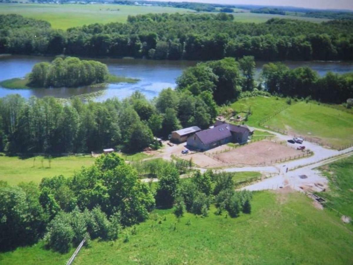 Villa Stajnia Grazyny Mikorowo 46 Czarna Dabrowka Exterior foto